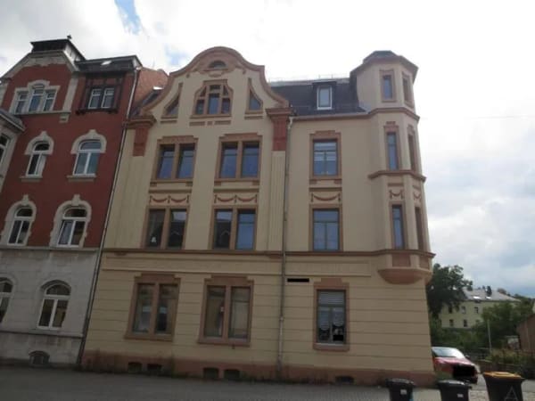 Immobilie in Lengenfeld - Objekt-Nr.: 32124 - Paketangebot! 2 vermietete 2-Zimmer-ETW mit Wanne und Balkon in Denkmalschutzobjekt Lengenfeld - Bild 2
