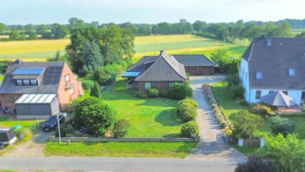 Immobilie in Riede - Wohnen in idyllischer Ortsrandlage von Riede
- Einfamilienhaus mit Potenzial und viel Platz - Bild 0