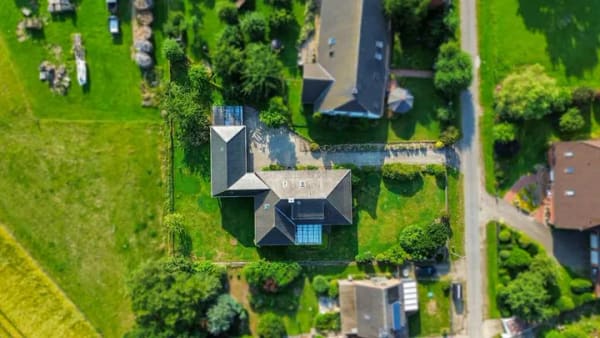 Immobilie in Riede - Wohnen in idyllischer Ortsrandlage von Riede
- Einfamilienhaus mit Potenzial und viel Platz - Bild 1