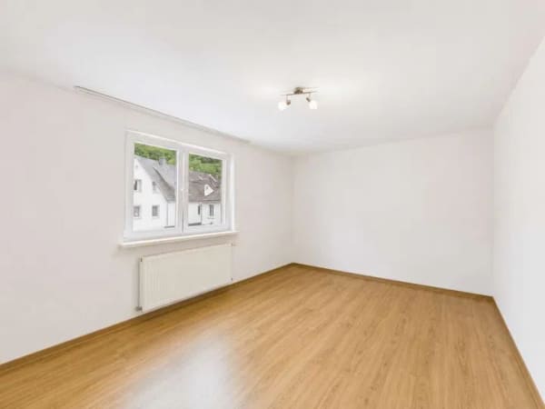 Immobilie in Hornberg - Attraktive 3 Zimmer Wohnung mit Balkonzugang und flexibler Nutzung in Hornberg! - Bild 1