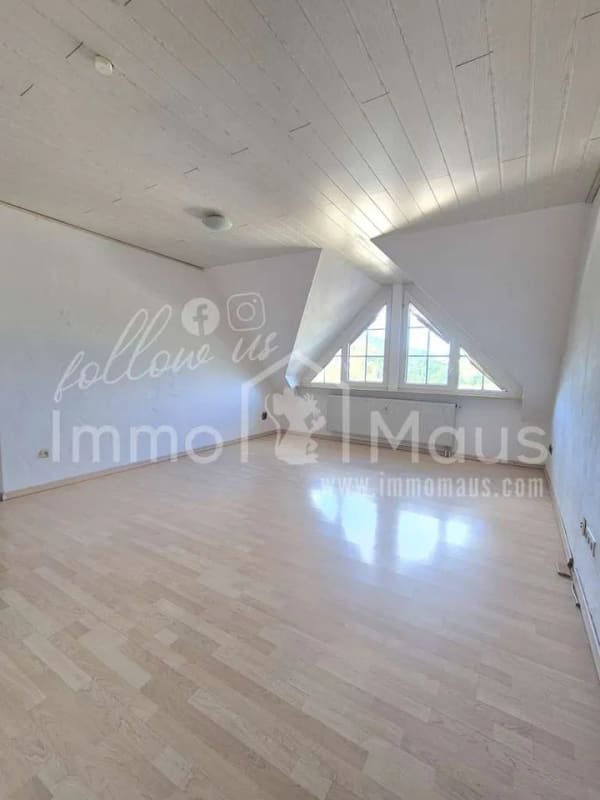 Immobilie in Werdohl - Gemütliches Wohnen mit Stil – Dachgeschosswohnung mit Garage - Bild 2