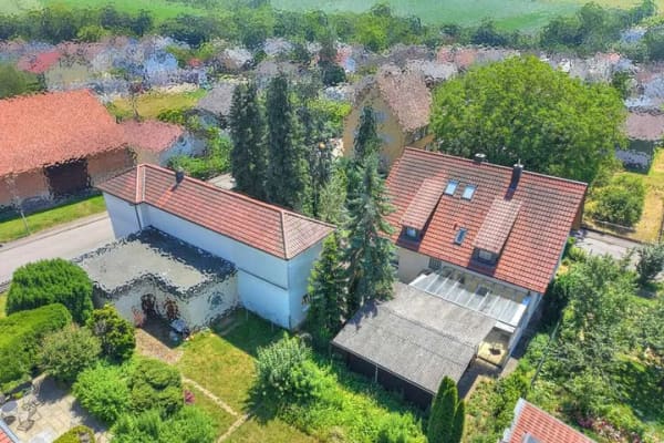 Immobilie in Bad Rappenau - Zwei Häuser auf einem Grundstück – Wohnensemble mit Einliegerwohnung, Werkstatt und Traumgarten - Bild 3