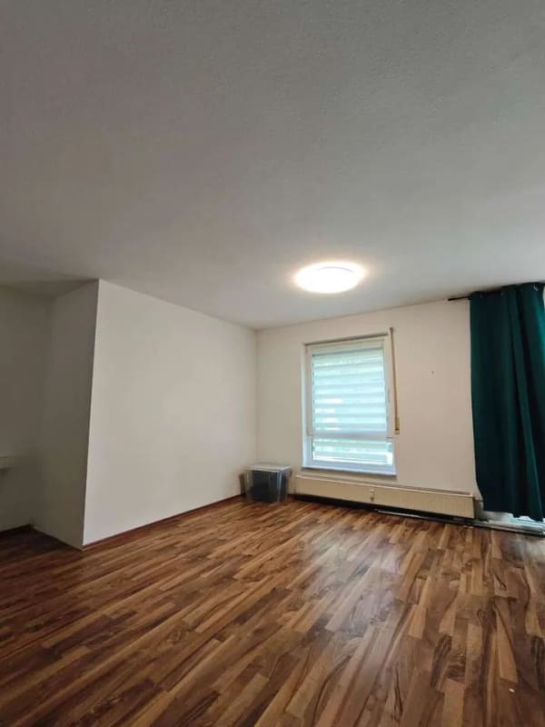 Immobilie in Pleidelsheim - 94 m² EG-Whg., Terrasse, TG, Pleidelsheim  - ruhig und geräumig - - Bild 2