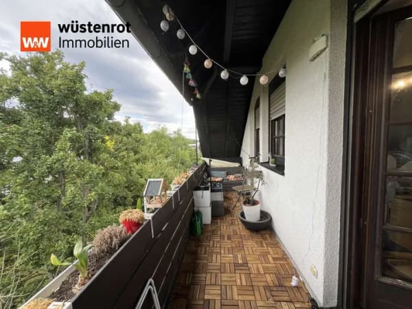Immobilie in Eppertshausen - Modernisierte Dachgeschosswohnung mit Balkon, Stellplatz und Fußbodenheizung - Bild 2