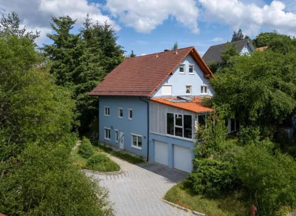 Immobilie in Unterkirnach - Großzügiges Zuhause für eine große Familie mit Einliegerwohnung - Bild 0
