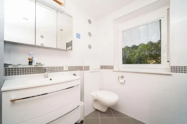 Immobilie in Unterkirnach - Großzügiges Zuhause für eine große Familie mit Einliegerwohnung - Bild 3