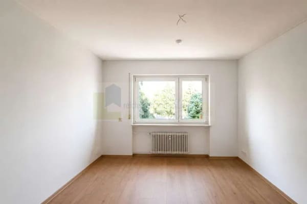 Immobilie in Bad Dürrheim - Charmante 2-Zimmer-Wohnung mit Balkon in ruhiger Zentrumslage von Bad Dürrheim! - Ideal zur Eigennut - Bild 1