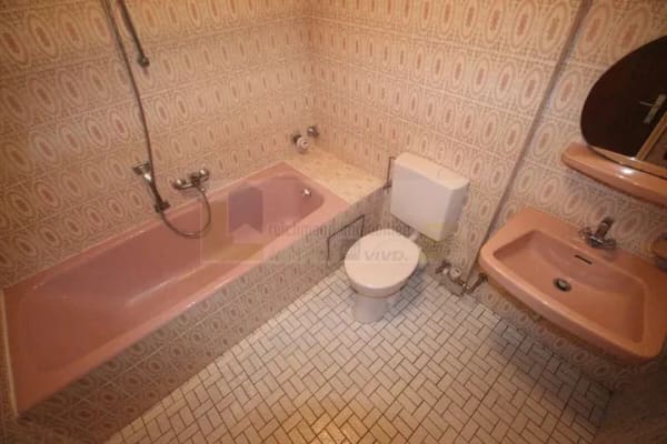 Immobilie in Bad Dürrheim - Charmante 2-Zimmer-Wohnung mit Balkon in ruhiger Zentrumslage von Bad Dürrheim! - Ideal zur Eigennut - Bild 2
