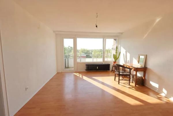 Immobilie in Henstedt-Ulzburg - Bezahlbar wohnen oder vermieten: 1-Zimmer mit Balkon & Aufzug | Rhen | 2014 neue Fenster - Bild 2