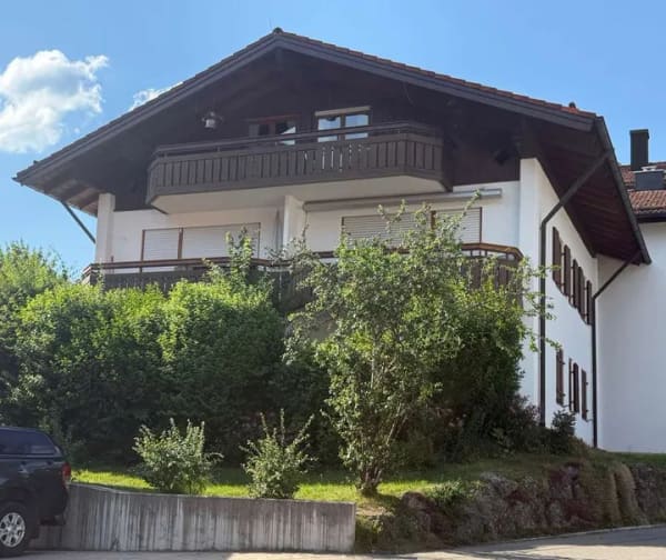 Immobilie in Bad Hindelang - 2-Zimmer-Dachgeschosswohnung mir unverbaubarem Bergblick in Bad Hindelang - Bild 0