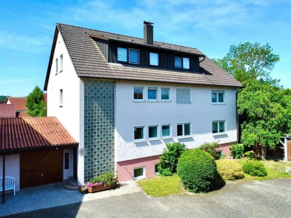 Immobilie in Crailsheim - Großzügiges Mehrfamilienhaus in ruhigem Wohnumfeld.. - Bild 0