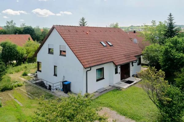 Immobilie in Münsingen - Naturnahes Zweifamilienhaus mit guter Basis in Münsingen. - Bild 1