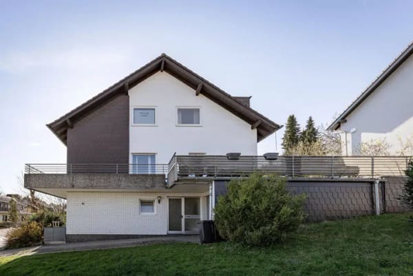 Immobilie in Schwelm - Einfamilienhaus mit Einliegerwohnung und Fernblick - Platz für Familie, Generationen oder Vermietung - Bild 0