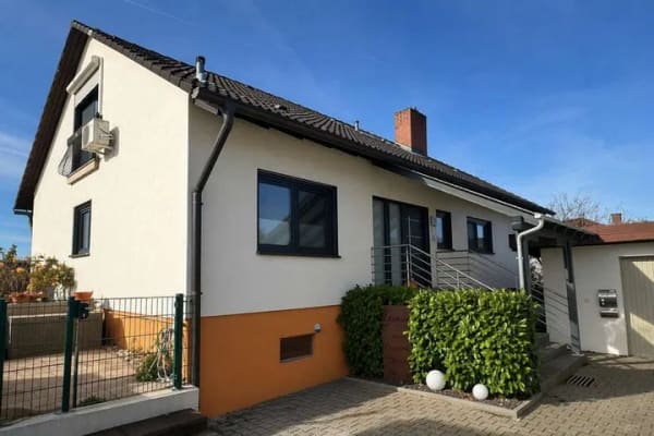 Immobilie in Hartheim am Rhein - +++ ATTRAKTIVES EINFAMILIENHAUS MIT GARAGE UND GARTEN IN HARTHEIM +++ - Bild 1