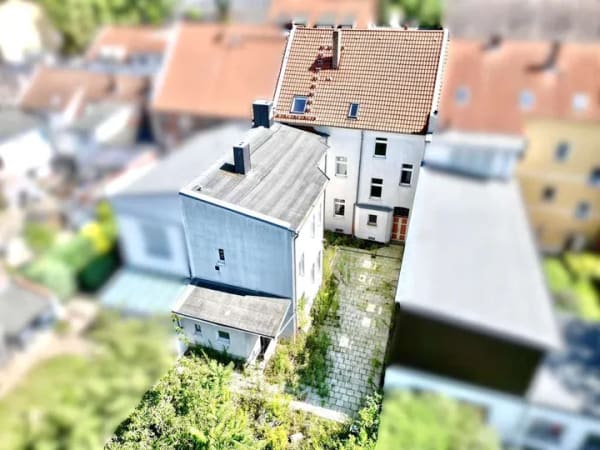 Immobilie in Schönebeck (Elbe) - Raum für Ideen – Mehrfamilienhaus mit Charakter in Schönebeck! - Bild 1