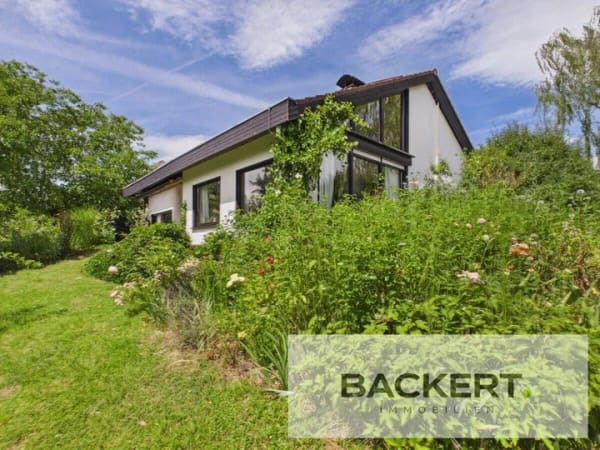 Immobilie in Mainleus - Architektonisch reizvoller Bungalow inmitten einer grünen Oase! - Bild 0