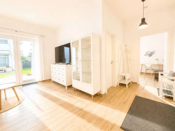 Immobilie in Röbel/Müritz - Modernes, neuwertiges Apartment (2020) an der Müritz - nur ca. 50 m bis zum Röbeler Stadthafen! - Bild 2