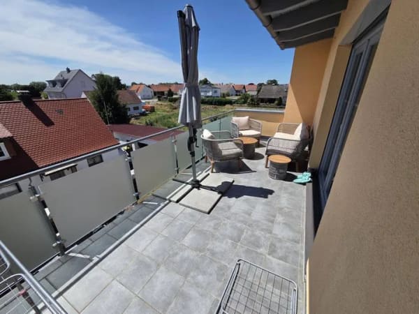 Immobilie in Karlshuld - Gepflegte 4-Zimmer-Dachgeschosswohnung mit 108 m² Wohnfläche in zentraler Lage von Karlshuld! - Bild 1