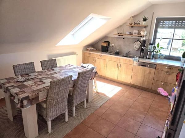 Immobilie in Karlshuld - Gepflegte 4-Zimmer-Dachgeschosswohnung mit 108 m² Wohnfläche in zentraler Lage von Karlshuld! - Bild 4