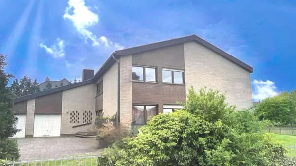 Immobilie in Steyerberg - Ansprechendes Dreifamilienhaus mit Potenzial für Eigennutzer und Kapitalanleger - Bild 3
