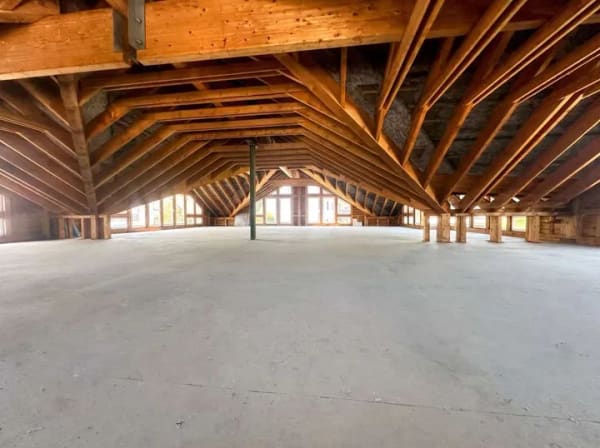 Immobilie in Kirchhundem - Attraktive Wohn- und Gewerbeimmobilie mit PV-Anlage und vielseitigen Möglichkeiten - Bild 2