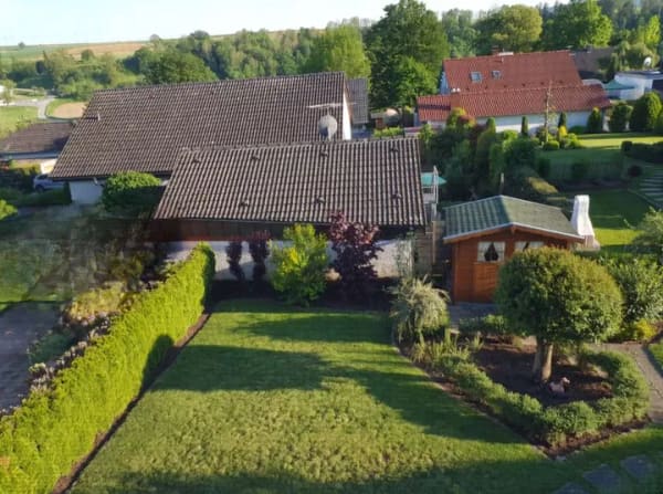 Immobilie in Hardthausen am Kocher - Gepflegtes Einfamilienhaus mit schöner Gartenanlage - Bild 2
