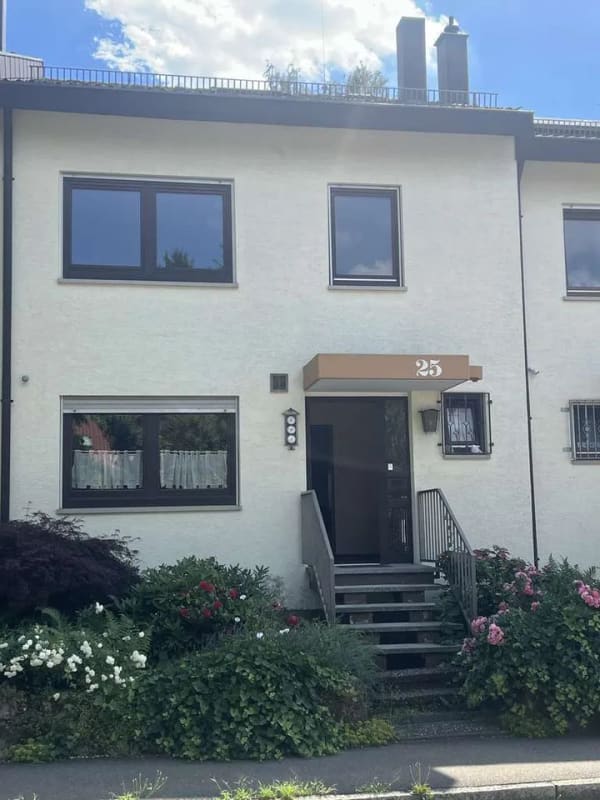 Immobilie in Steinenbronn - Wohnen im Herzen von Steinenbronn – mit Garten, Charme und vielen Möglichkeiten - Bild 0