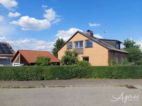 Immobilie in Gottmadingen - Hier hat Familienglück ein Zuhause! Großes Einfamilienhaus mit Einliegerwohnung - Bild 0