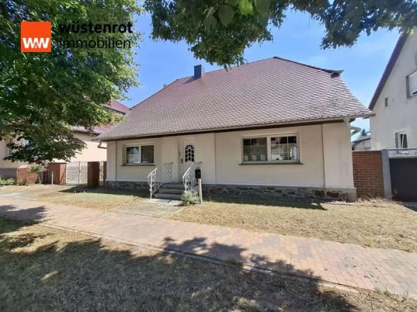 Immobilie in Märkisch Luch - Ein Haus mit guter Aufteilung, auch für große Familien geeignet, will entdeckt werden... - Bild 0