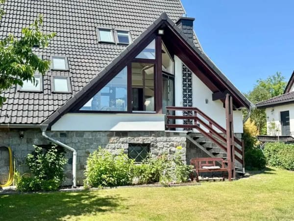 Immobilie in Strasburg (Uckermark) - HORN IMMOBILIEN ++ Die Perle von Strasburg! Haus, Schwimmpool, Nebengebäude, 3 Kamine, 2 Garagen,EBK - Bild 2