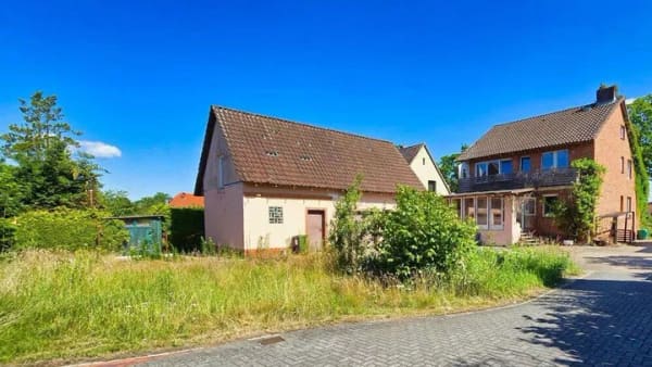 Immobilie in Nienhagen - Sanierungsbedürftiges Haus:  152 m² Wohnfläche, 753 m² Grundstück, Garage mit Ausbaureserve! - Bild 0