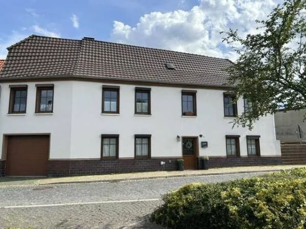 Immobilie in Gräfenhainichen - Wohnhaus mit Charme und viel Platz innen und außen! - Bild 0