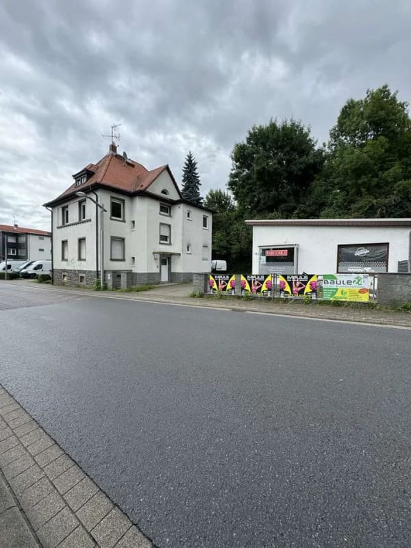 Immobilie in Ober-Ramstadt - Freistehendes drei Familienhaus mit Gewerbeeinheit - Bild 0