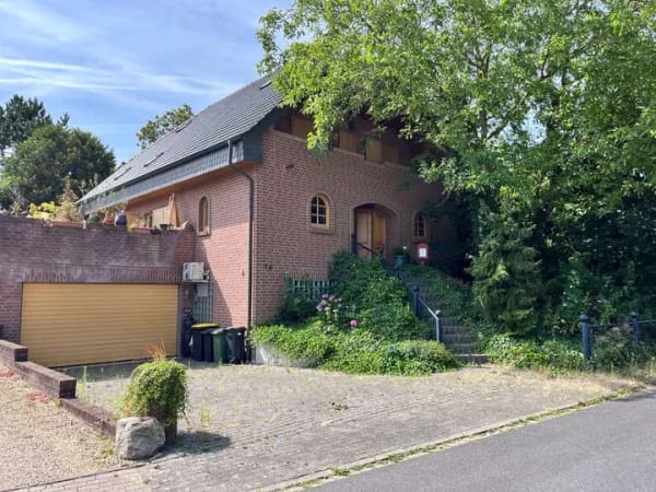 Immobilie in Kleve - Einfamilenhaus mit Gewerbefläche in Kleve-Donsbrüggen - Bild 0