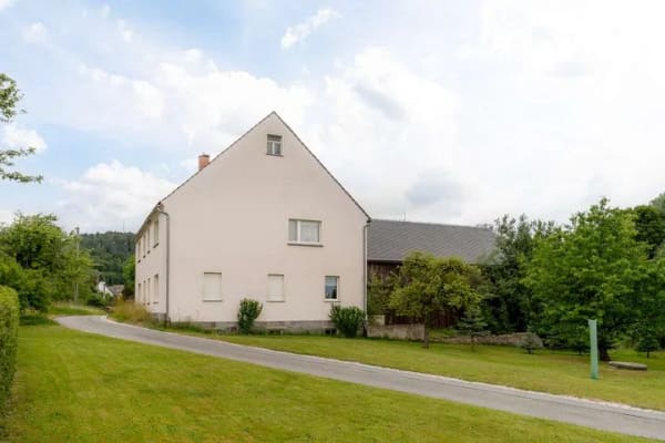 Immobilie in Burkau - Porchow - Historie bewahren, Zukunft gestalten – außergewöhnlicher Dreiseithof mit 6.352 qm Grundstück - Bild 1