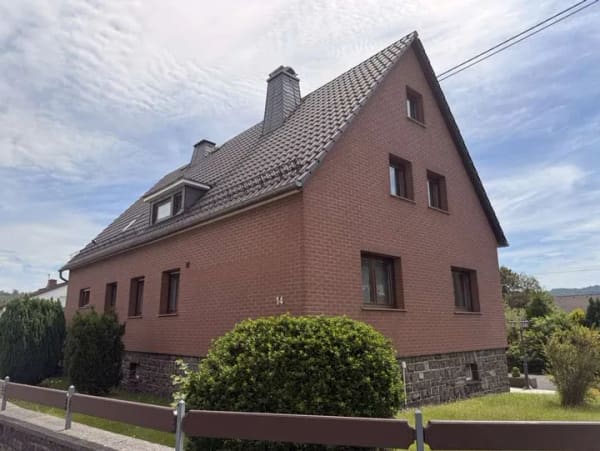 Immobilie in Nistertal - Solides und gepflegtes Einfamilienhaus mit Garten und Garage in Nistertal! - Bild 2