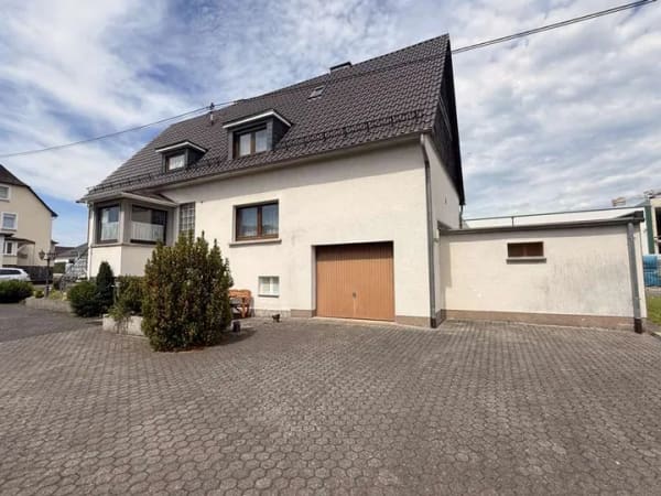 Immobilie in Nistertal - Solides und gepflegtes Einfamilienhaus mit Garten und Garage in Nistertal! - Bild 4