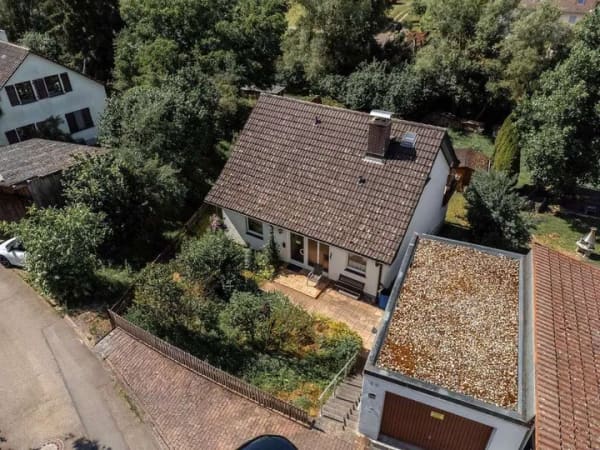 Immobilie in Ebhausen - Freistehendes EFH | 128 m² Wohnfläche + 35 m² Ausbaureserve | Sonnengarten | Garage - Bild 1
