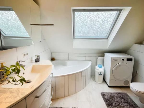 Immobilie in Altrip - Sanierte 4-Zimmer-Traumwohnung mit Tageslichtbad - Bild 1