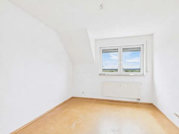 Immobilie in Meeder - Wohnen in idyllischer Lage: 3-Zimmer-Wohnung mit Balkon & Stellplatz - Bild 4