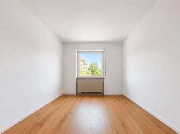 Immobilie in Affalterbach - "LIVING NOW” -  in wundervoller 3,5 Zimmer Wohnung mit traumhafter Aussicht und in absoluter Ruhe! - Bild 2