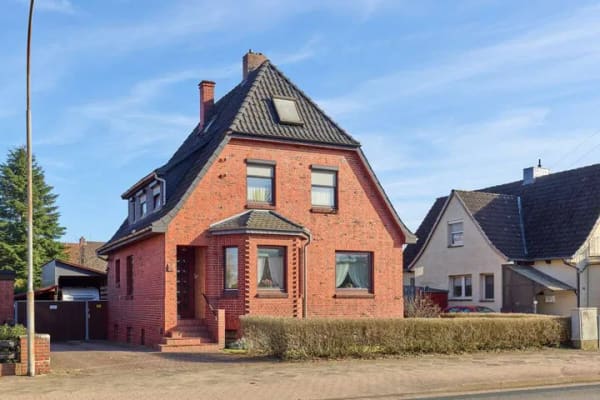 Immobilie in Winsen (Luhe) - Großzügiges Wohnhaus mit Wintergarten, Dachterrasse und Gartenfläche in Winsen (Luhe) - Bild 1