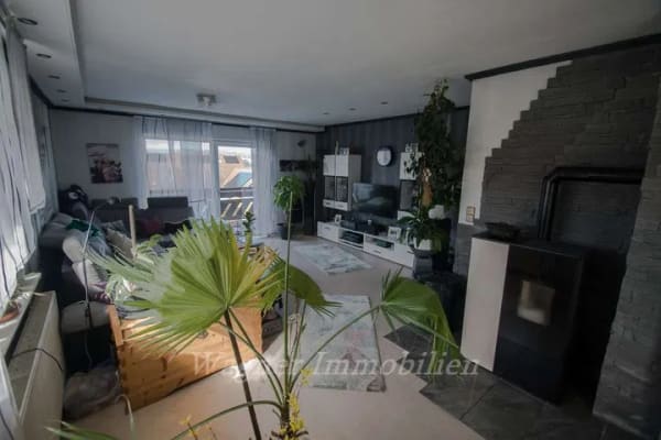 Immobilie in Münchhausen - Großzügiges Haus mit großer ELW - Bild 0