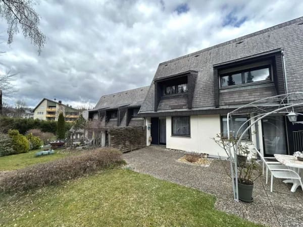 Immobilie in Schönwald im Schwarzwald - Kompaktes Wohnglück – Gepflegte Eigentumswohnung mit Terrasse in Schönwald! - Bild 1