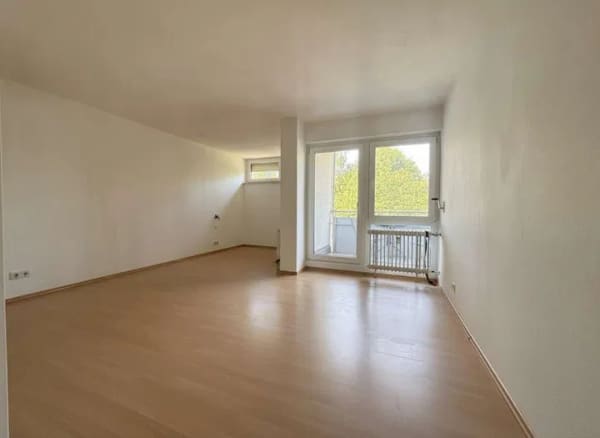 Immobilie in Ludwigsburg - ** Ludwigsburg-Mitte – Charmantes Apartment mit Balkon ins Grüne ** - Bild 2