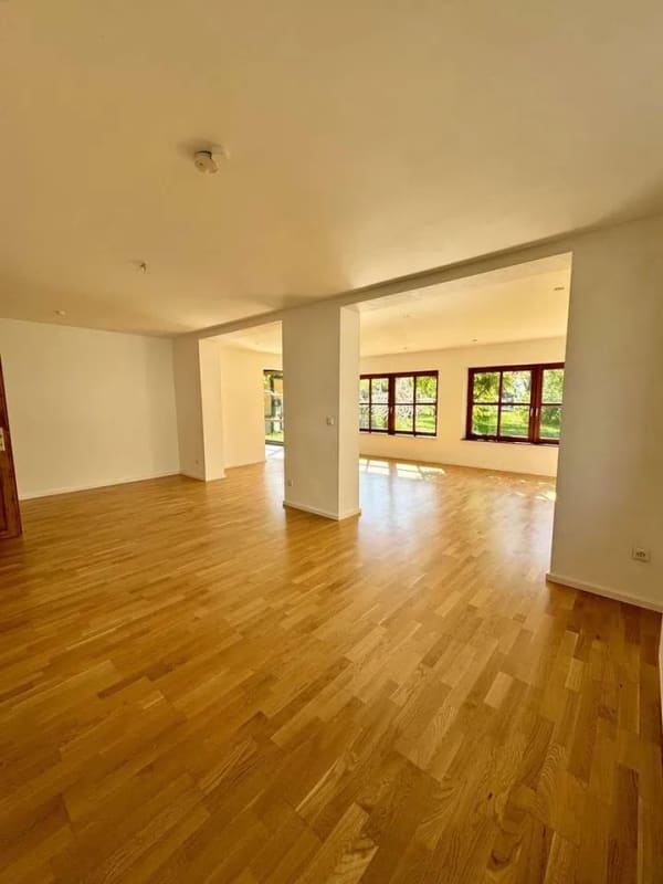 Immobilie in Rückersdorf - Freistehendes Haus, nutzbar als großzügiges Einfamilienhaus oder Zweigenerationenhaus - Bild 2
