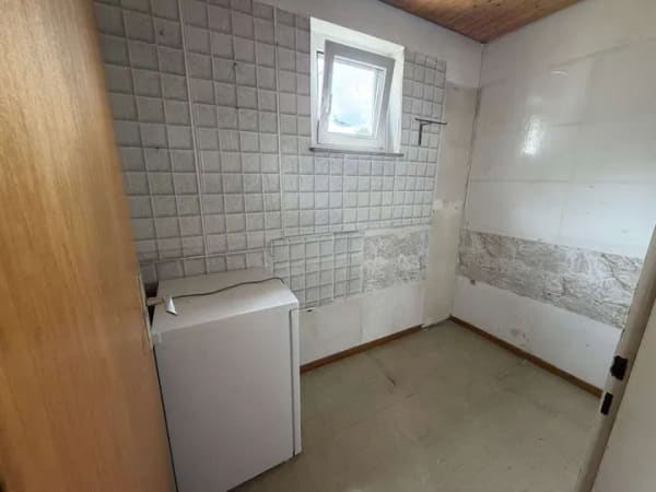 Immobilie in Neckartenzlingen - Charmantes Einfamilienhaus mit großem Grundstück und vielseitigem Ausbaupotenzial - Bild 3