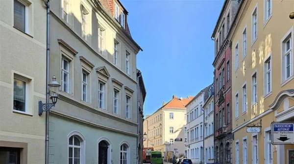 Immobilie in Bertsdorf-Hörnitz - Historisches Stadthaus • 4 freie 3-Zimmer-Wohnungen • Remise • Altstadt Zittau - Bild 1