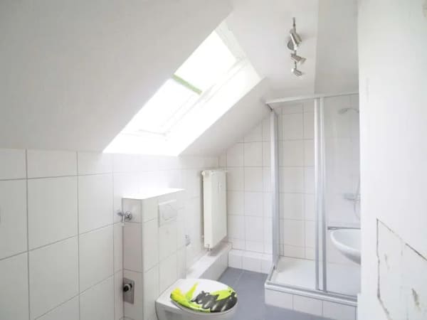Immobilie in Sasbach - Provisionsfrei! Gut vermietete 2-Zimmer-DG-Wohnung mit Balkon in ruhiger Ortsrandlage von Sasbach - Bild 2