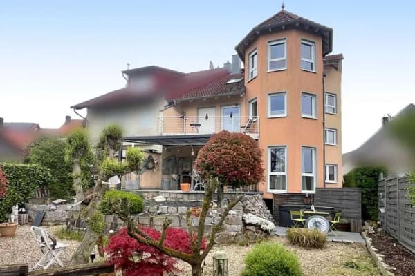 Immobilie in Ubstadt-Weiher - Ubstadt Hochwertiges Einfamilienhaus, ELW, Innenhof, 3 Garagen in ruhiger Südwestlage PROVISIONSFREI - Bild 0